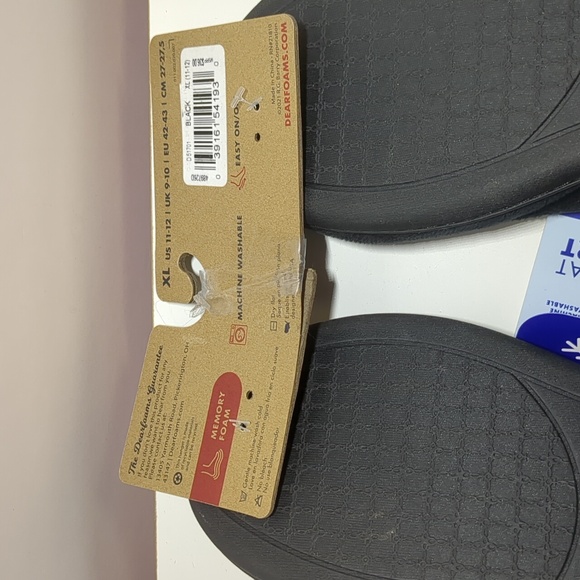 Dearfoam Slippers in Black - Picture 5 of 10